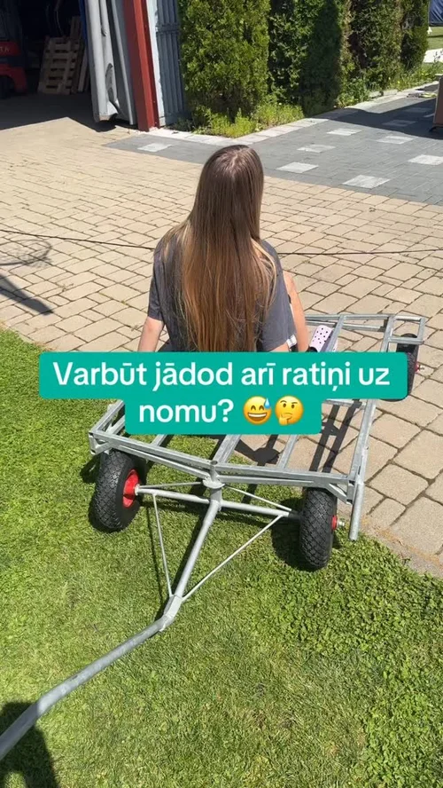 Varbūt jādod arī ratiņi uz nomu? 😄🤔